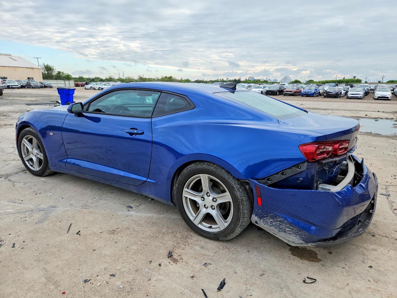 2019 Chevrolet Camaro Ls - zdjęcie 2