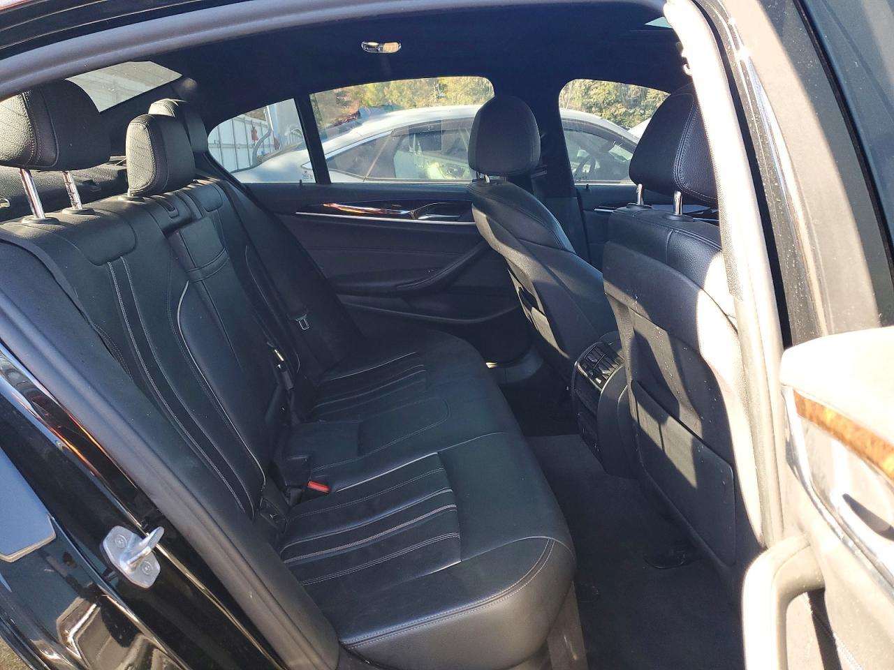 2020 BMW Seria 5 540i - zdjęcie 10