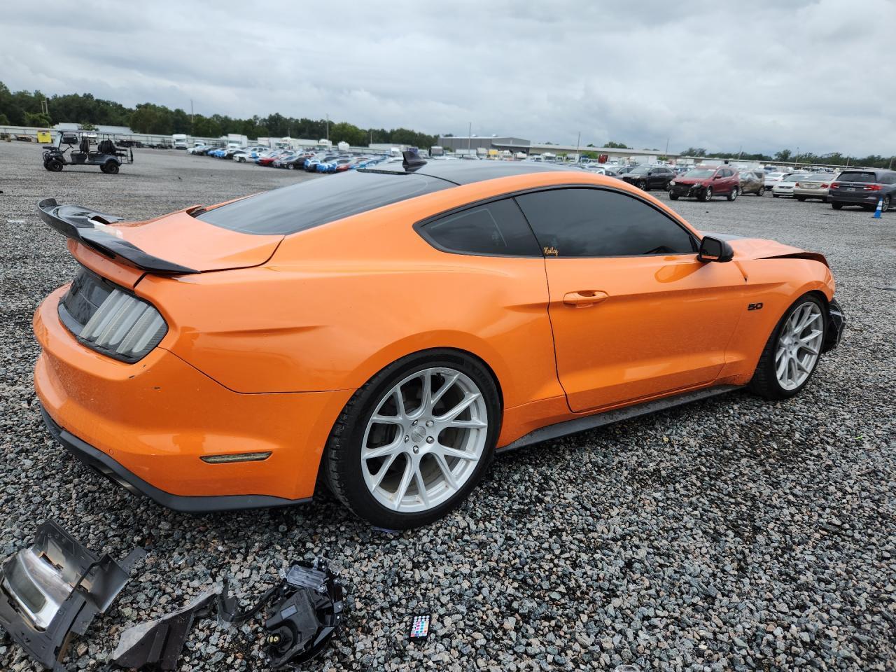 2021 Ford Mustang Gt - zdjęcie 3