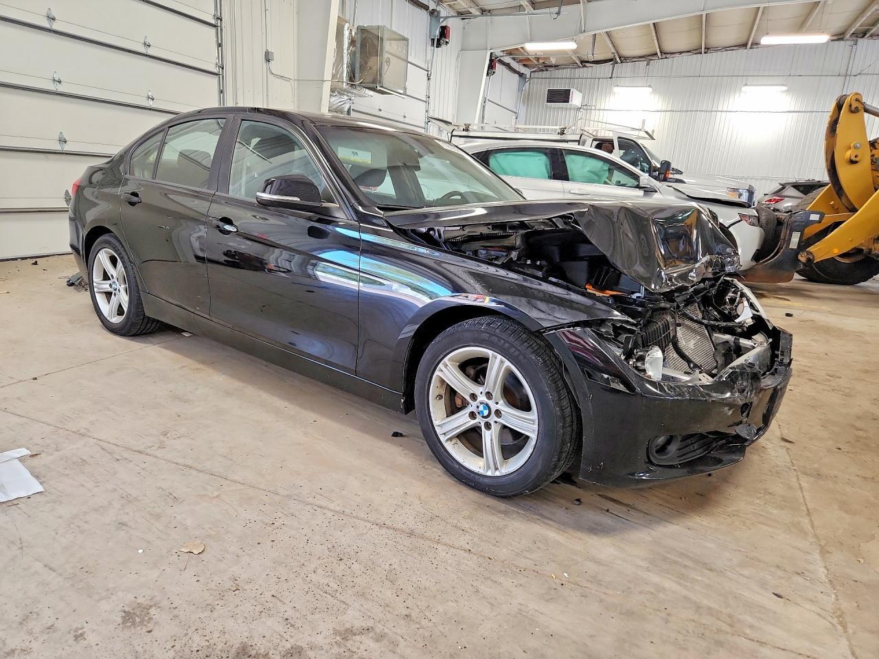 2015 BMW 320 I xDrive - zdjęcie 4