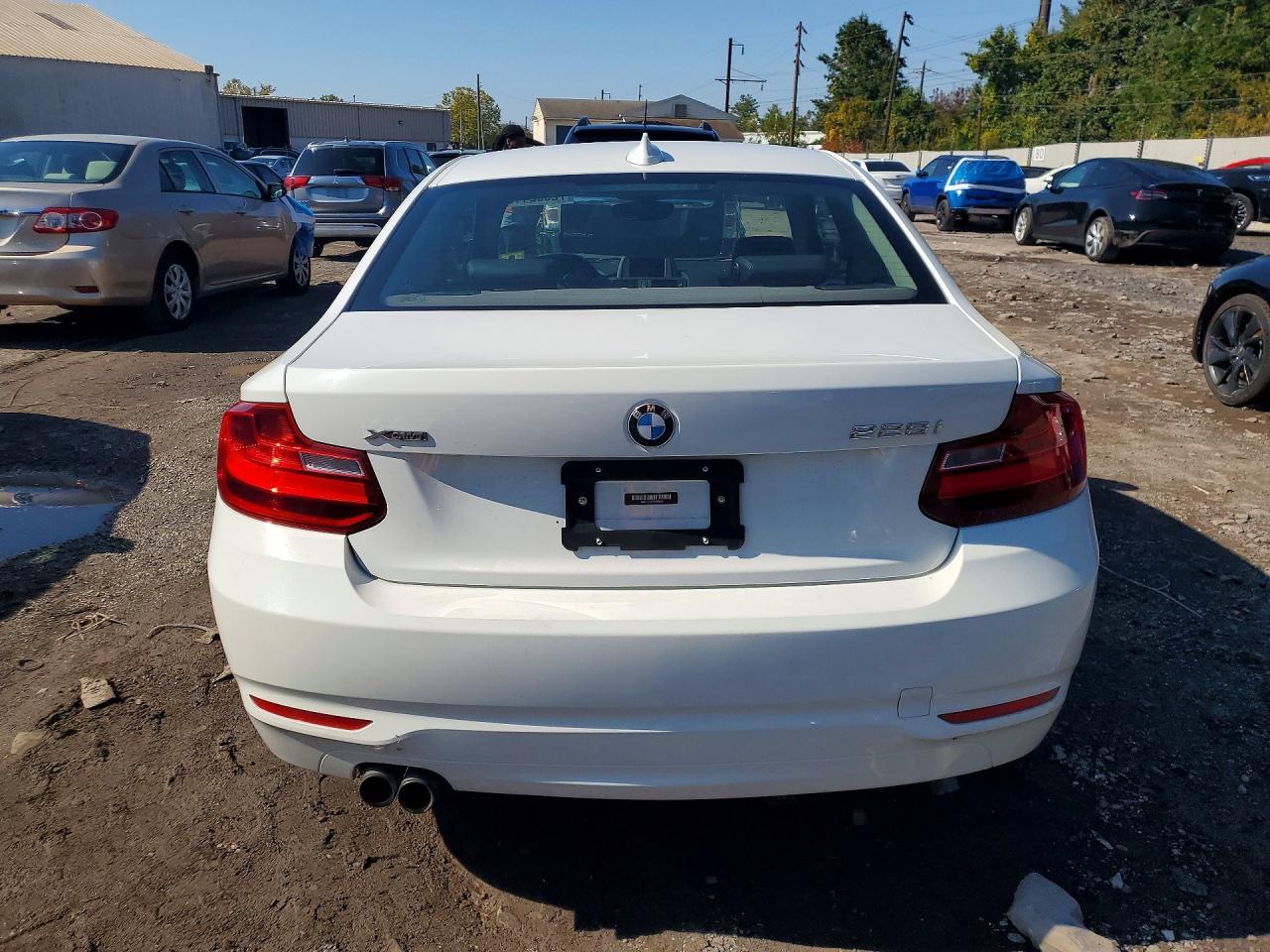 2015 BMW Seria 2 Coupe 228i - zdjęcie 6