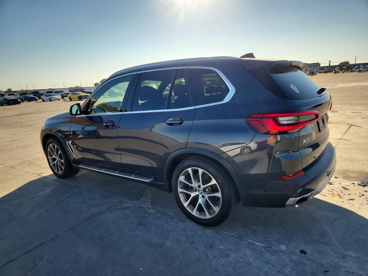 2019 BMW X5 xDrive50I - zdjęcie 2
