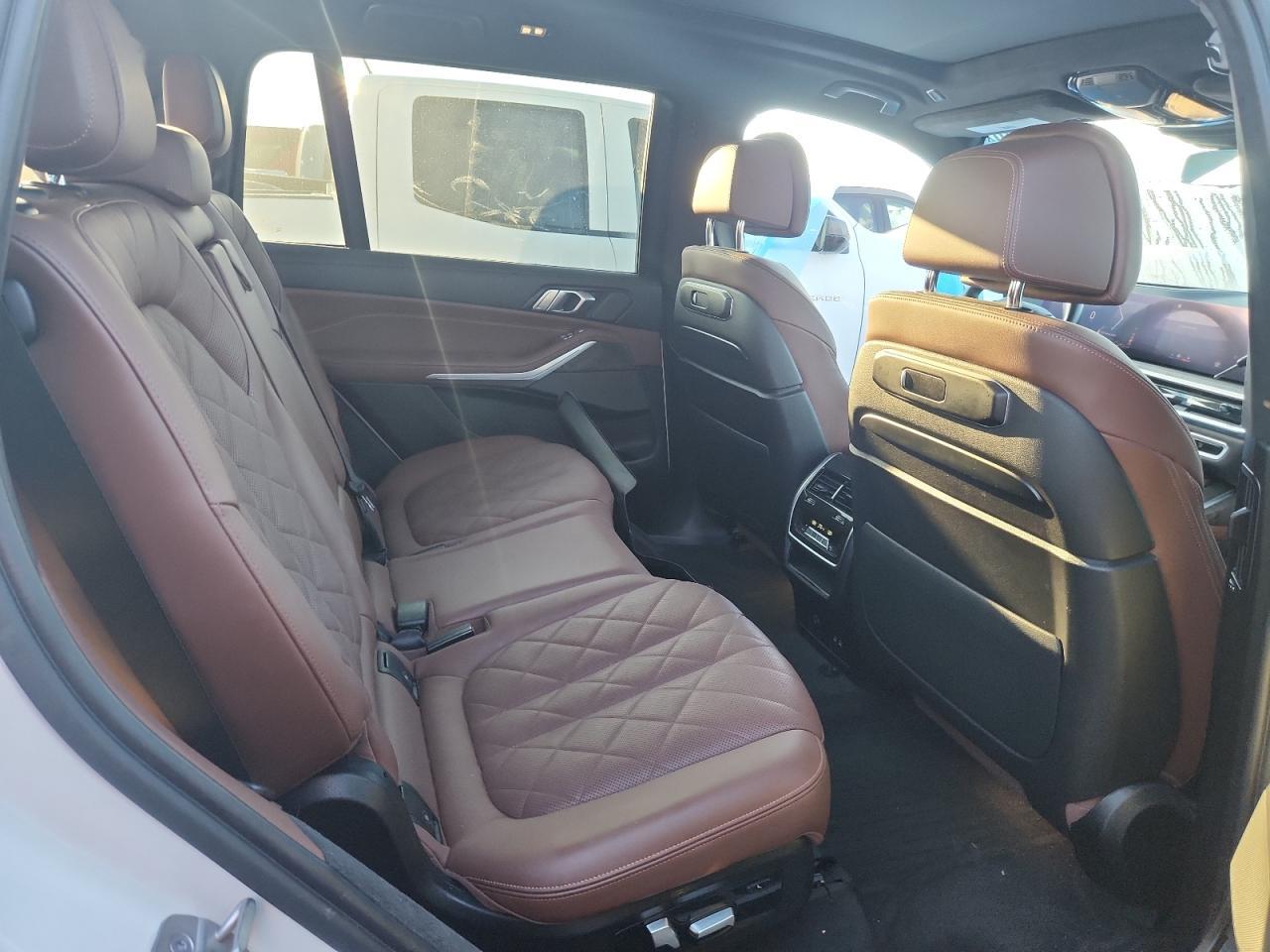 2023 BMW X7 xDrive40I - zdjęcie 11