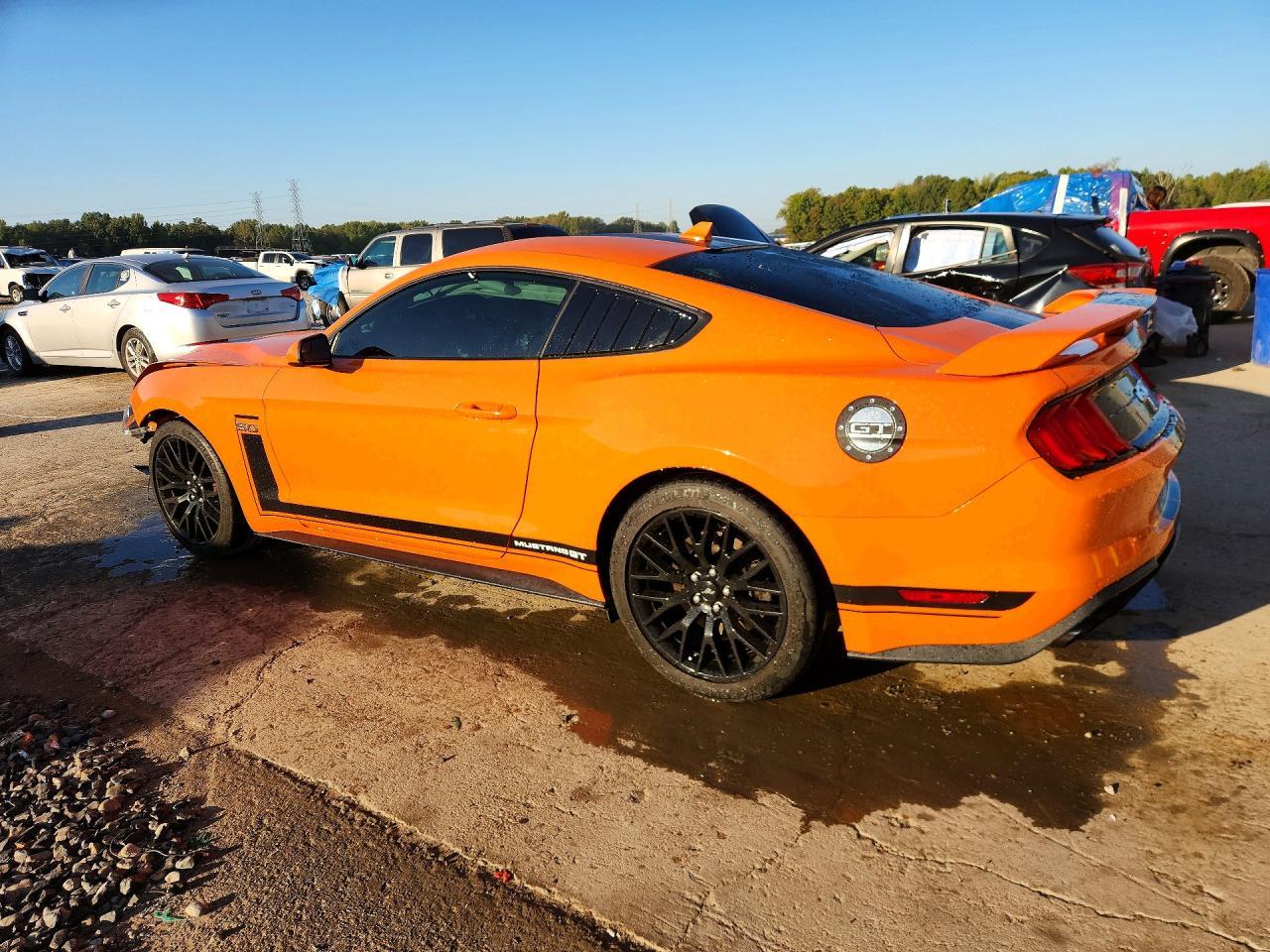 2020 Ford Mustang Gt - zdjęcie 2