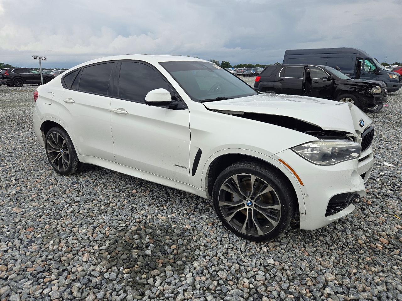 2019 BMW X6 xDrive50I - zdjęcie 4