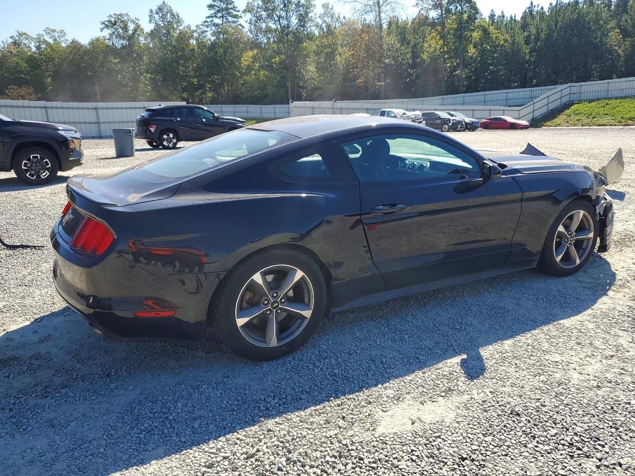 2017 Ford Mustang - zdjęcie 3