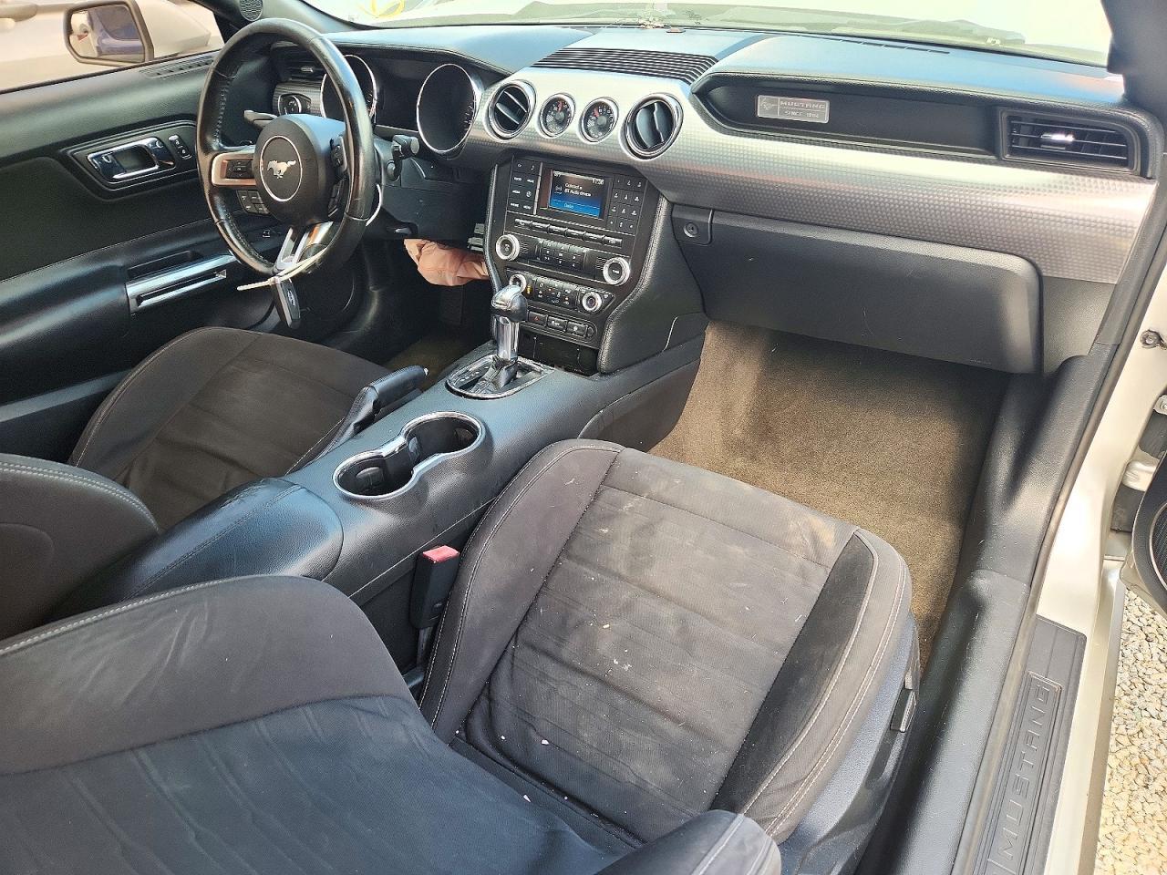 2015 Ford Mustang - zdjęcie 8