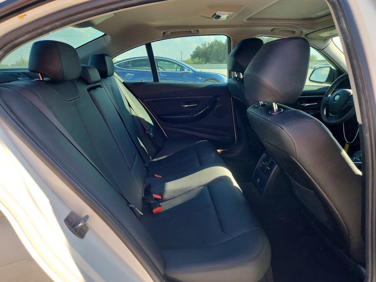 2018 BMW Seria 3 320i - zdjęcie 10