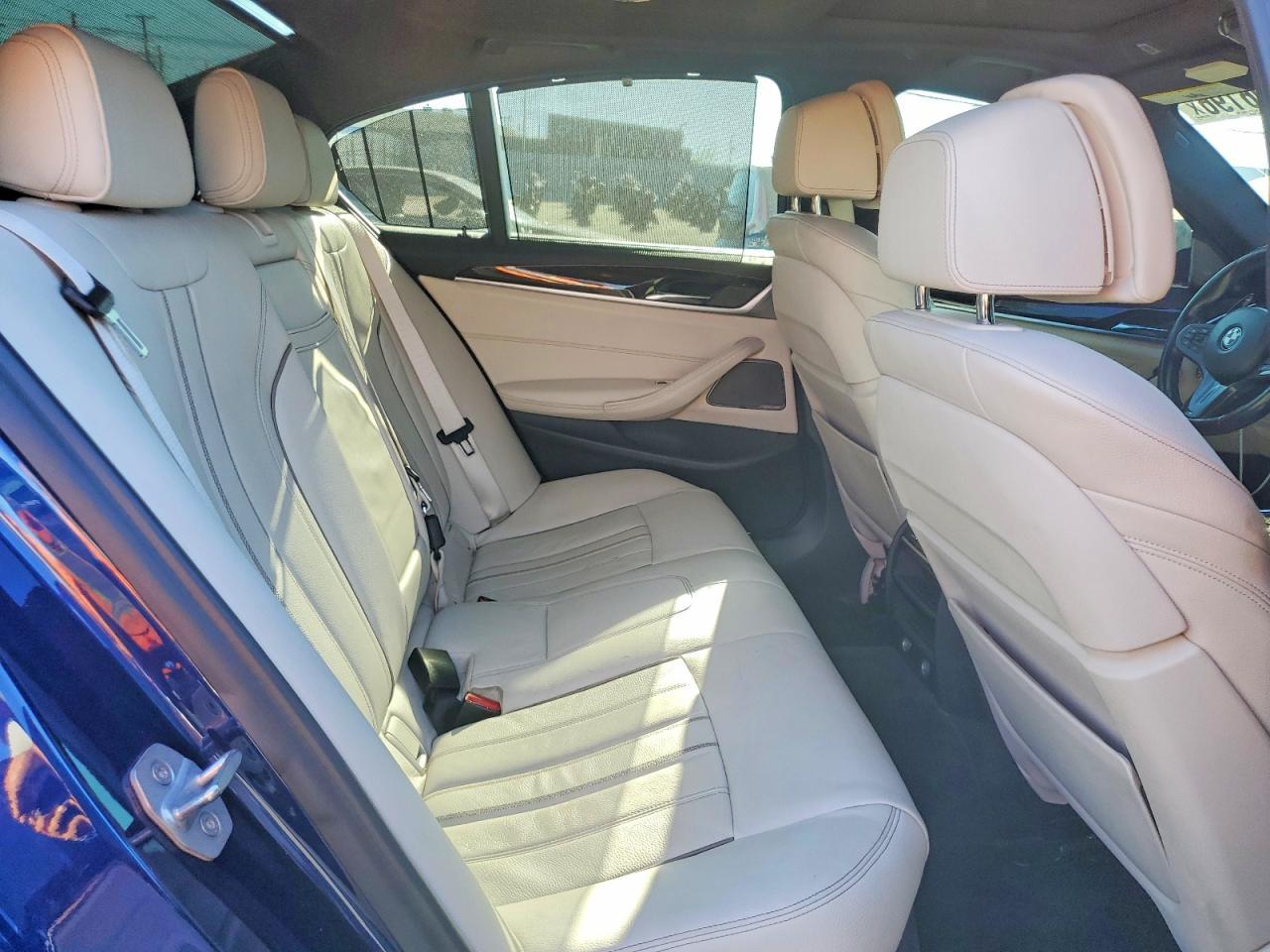 2018 BMW Seria 5 M550i - zdjęcie 10
