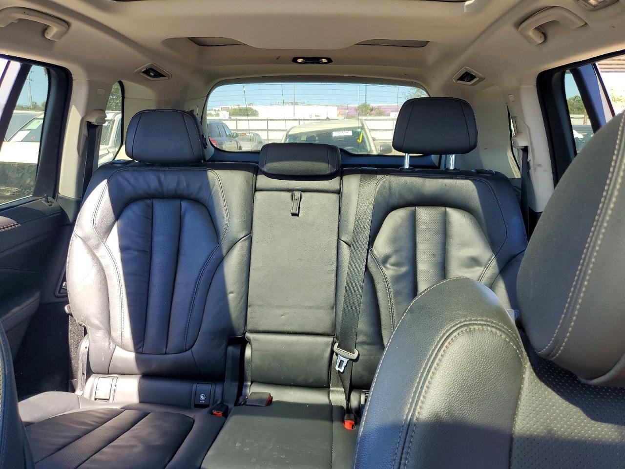 2022 BMW X7 xDrive40I - zdjęcie 10