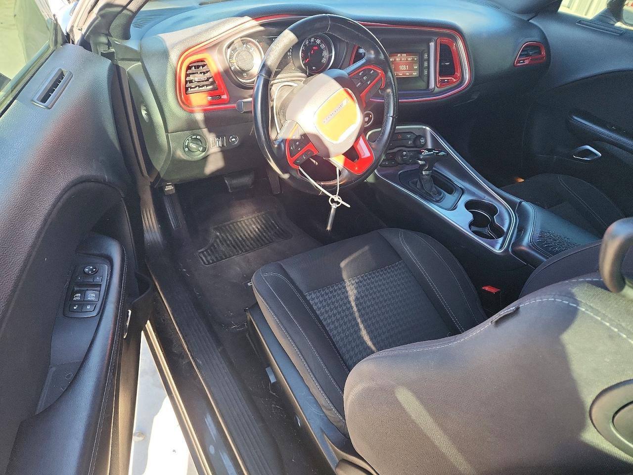 2017 Dodge Challenger R/T - zdjęcie 8