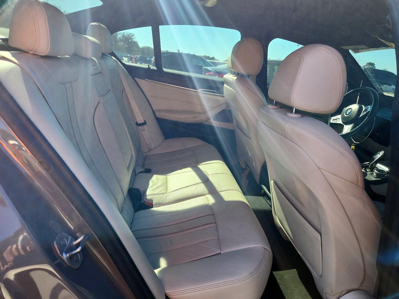 2021 BMW Seria 5 540i - zdjęcie 10