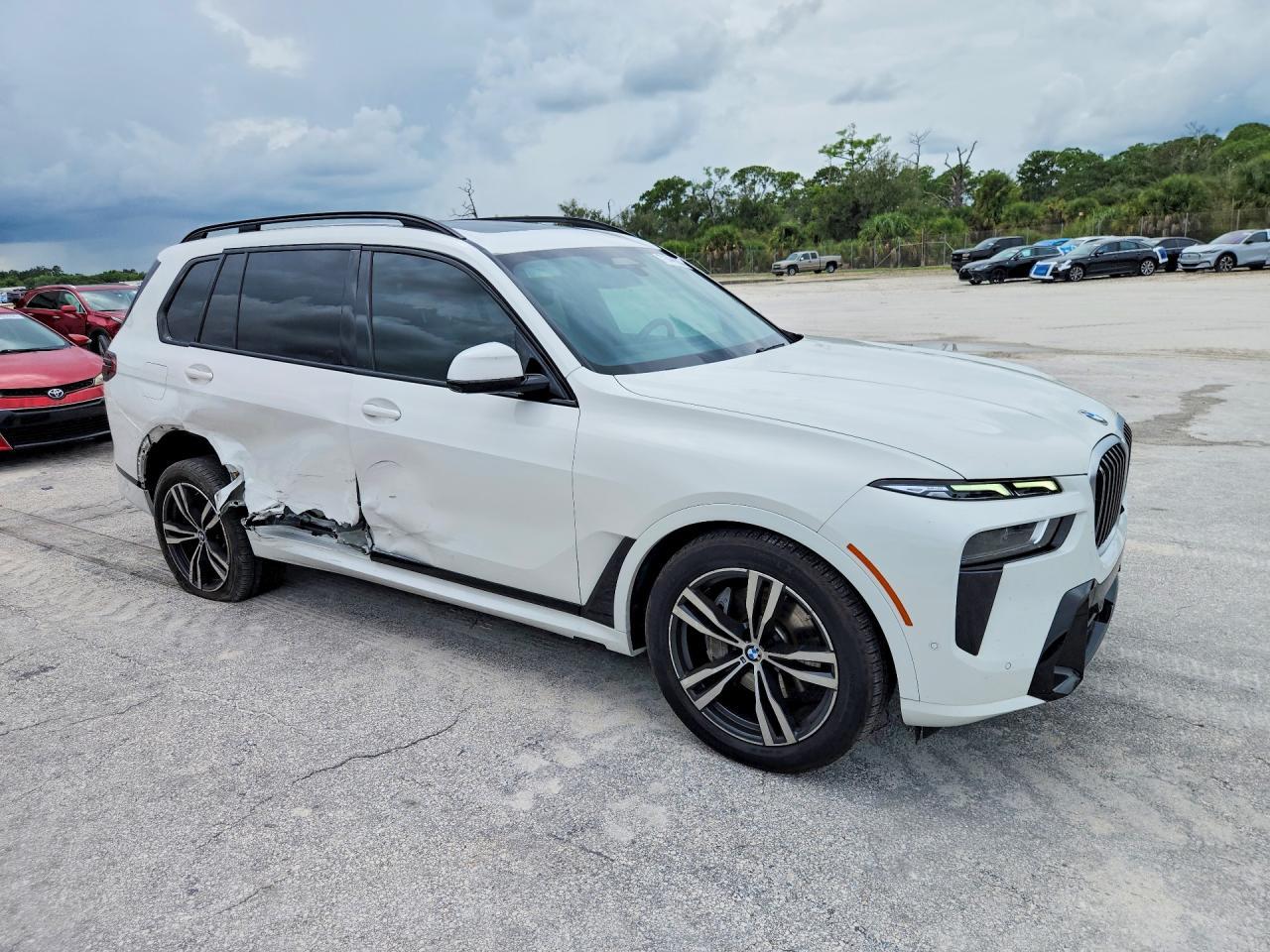 2023 BMW X7 xDrive40I - zdjęcie 4