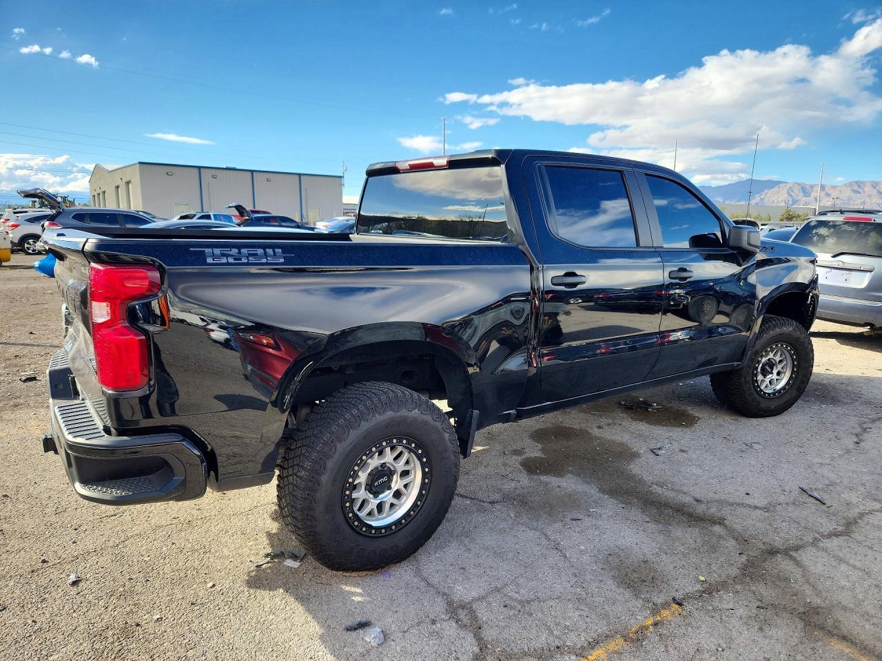2022 Chevrolet Silverado K1500 Trail Boss Custom - zdjęcie 3