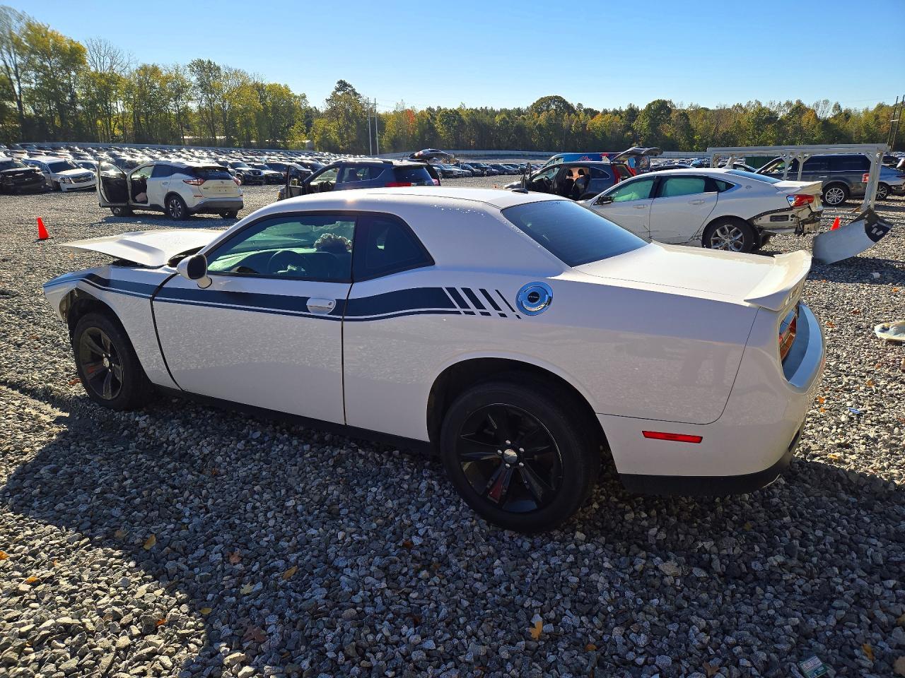 2021 Dodge Challenger Sxt - zdjęcie 2