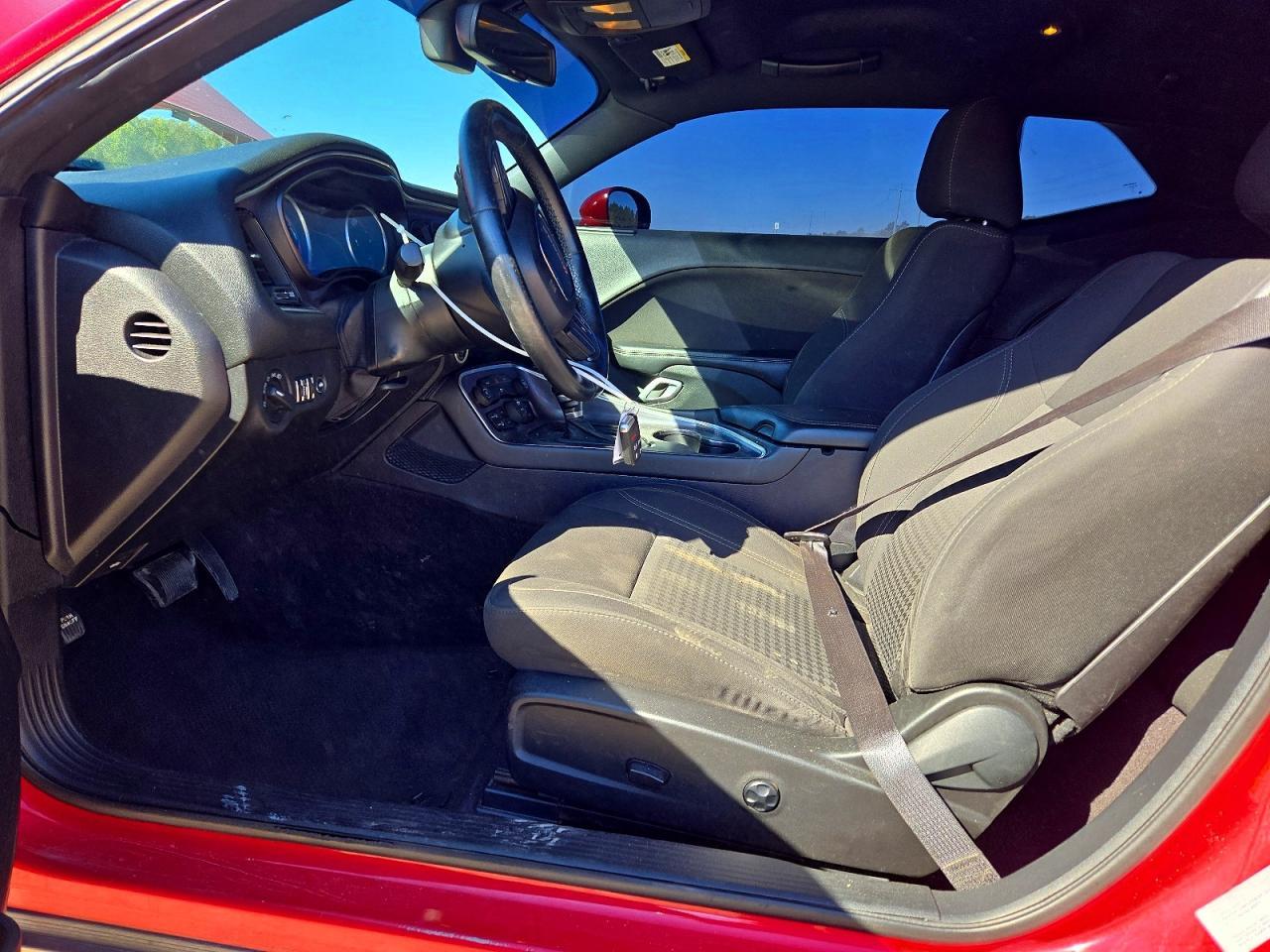 2016 Dodge Challenger Sxt - zdjęcie 7
