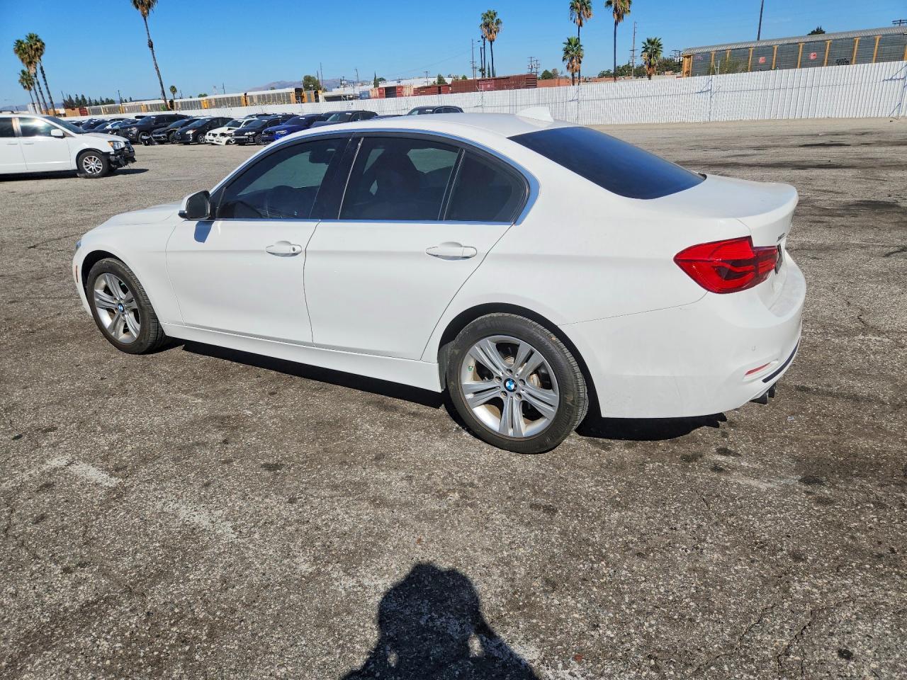 2017 BMW Seria 3 330i - zdjęcie 2