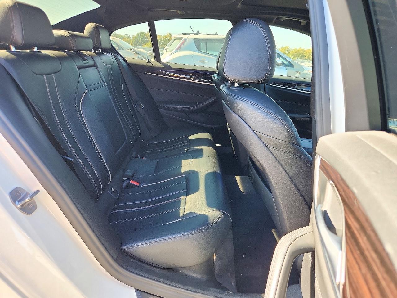 2017 BMW 530 I - zdjęcie 10