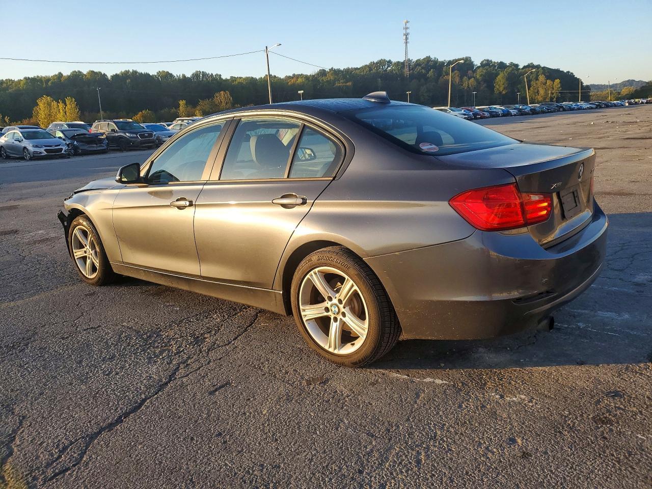 2013 BMW 320 I xDrive - zdjęcie 2