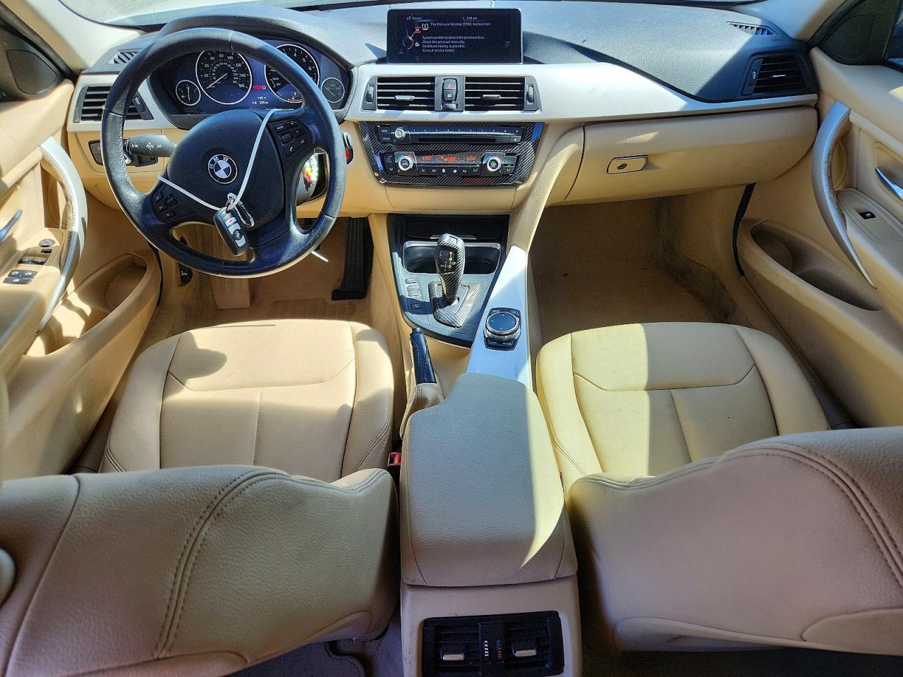 2015 BMW 320 I - zdjęcie 8