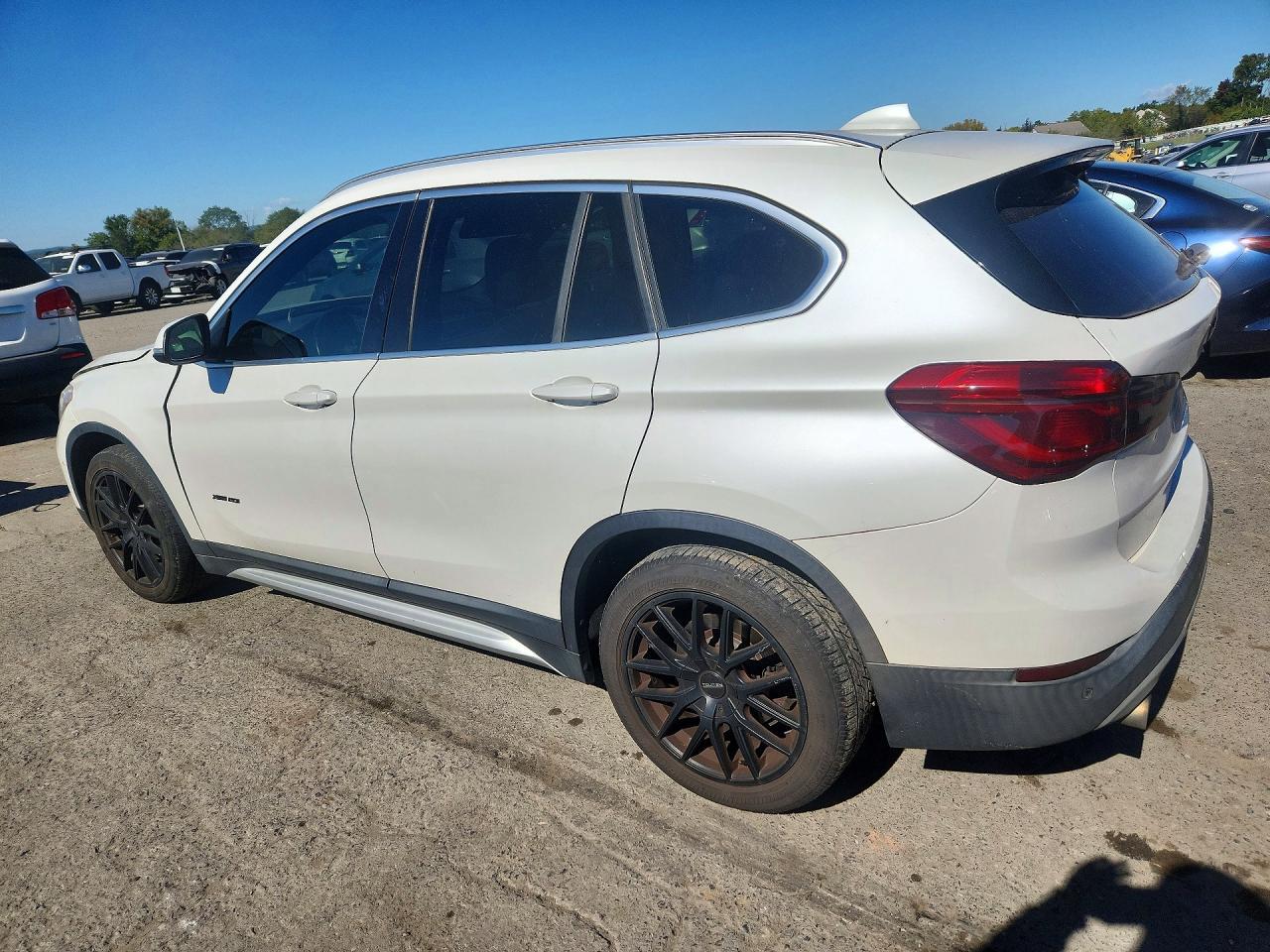 2016 BMW X1 xDrive28I - zdjęcie 2