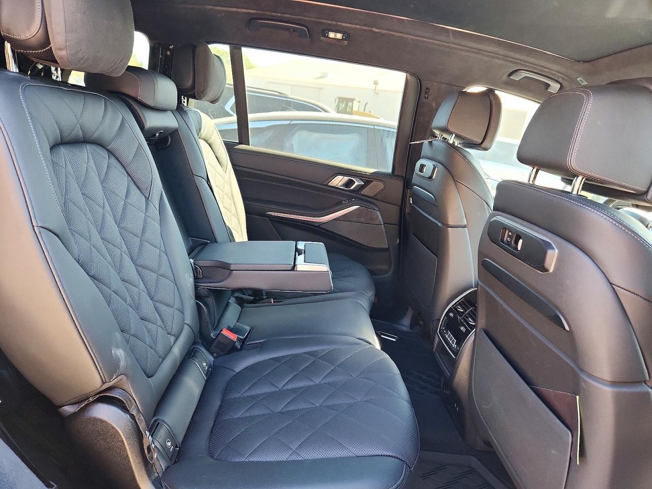 2026 BMW X7 xDrive40I - zdjęcie 11