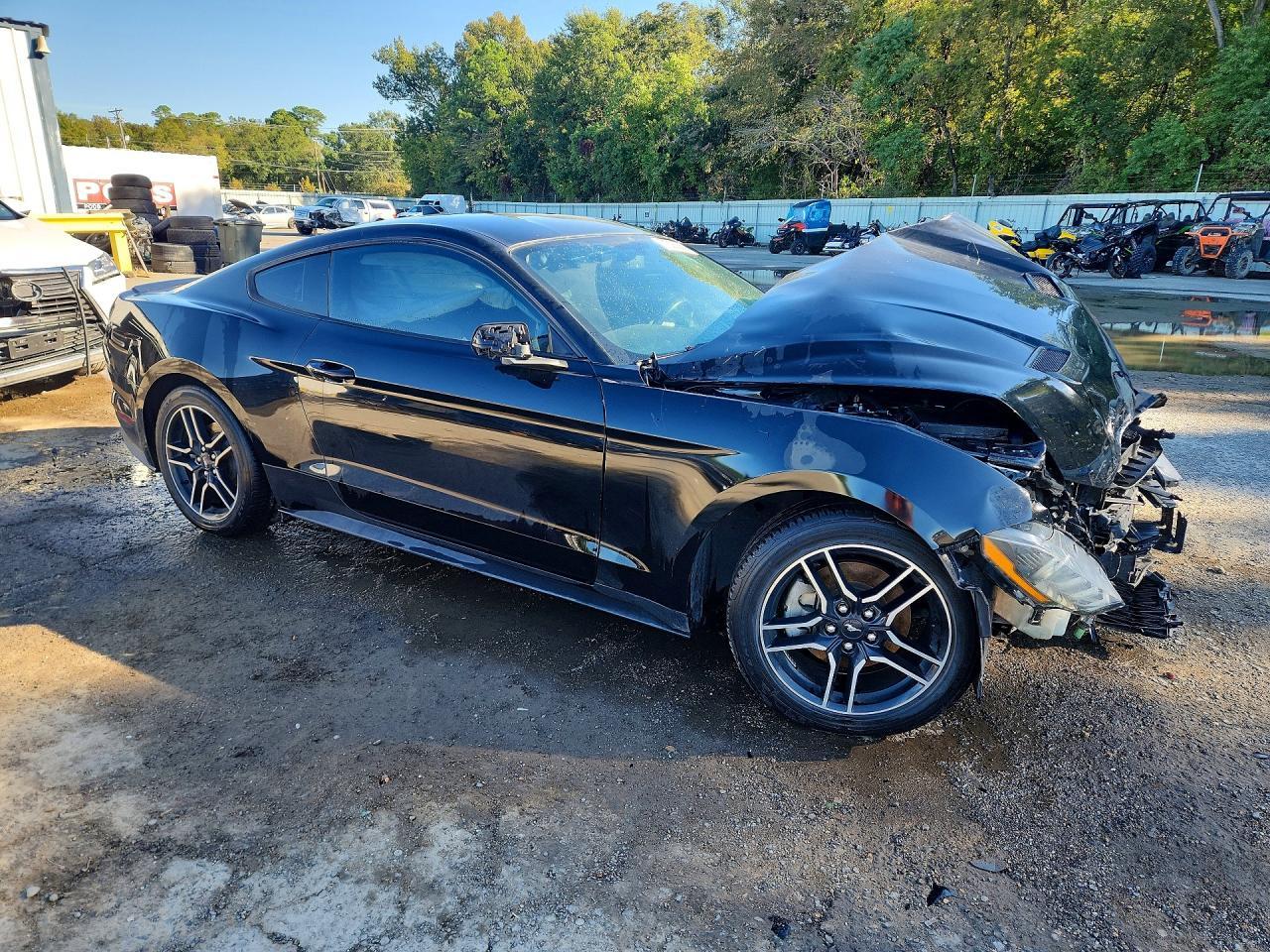 2020 Ford Mustang - zdjęcie 4