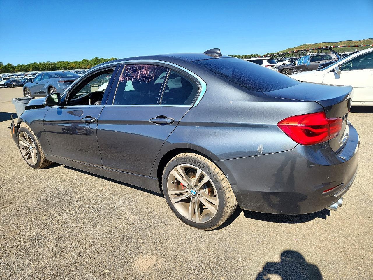 2017 BMW 330 I - zdjęcie 2