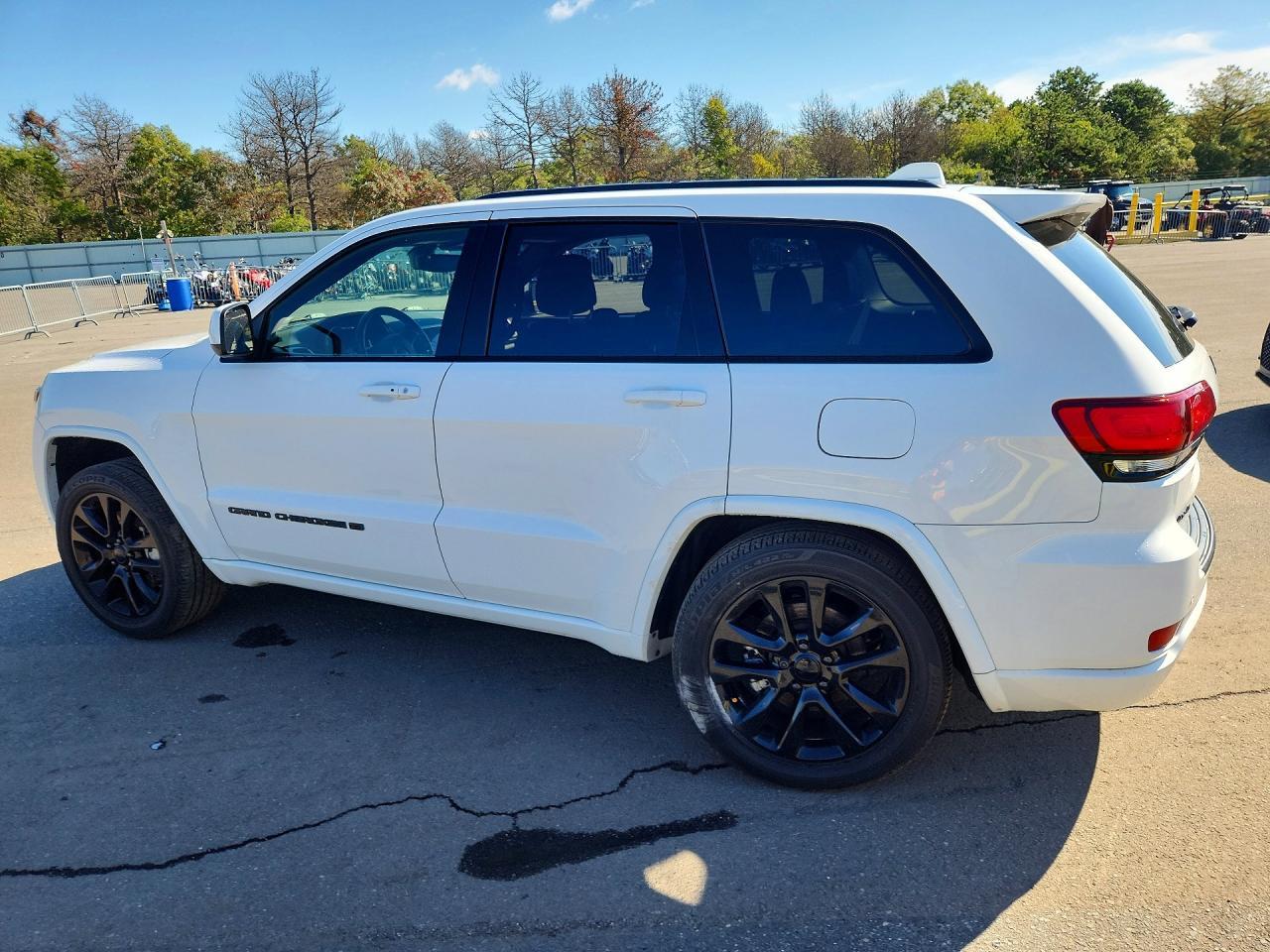 2022 Jeep Grand Cherokee Laredo E - zdjęcie 2