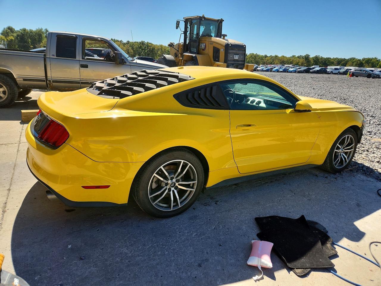 2015 Ford Mustang - zdjęcie 3