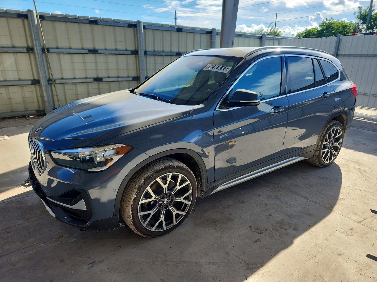 2022 BMW X1 xDrive28I - zdjęcie główne