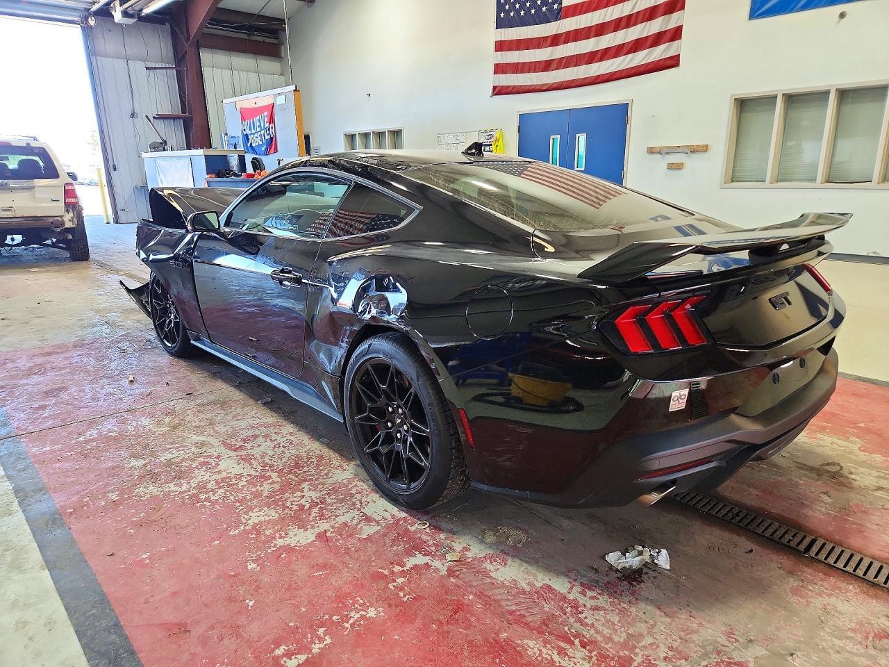 2024 Ford Mustang Gt - zdjęcie 2