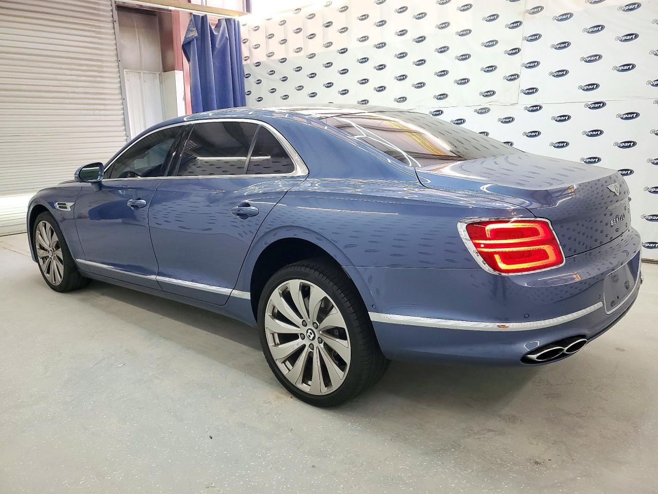 2022 Bentley Flying Spur - zdjęcie 2