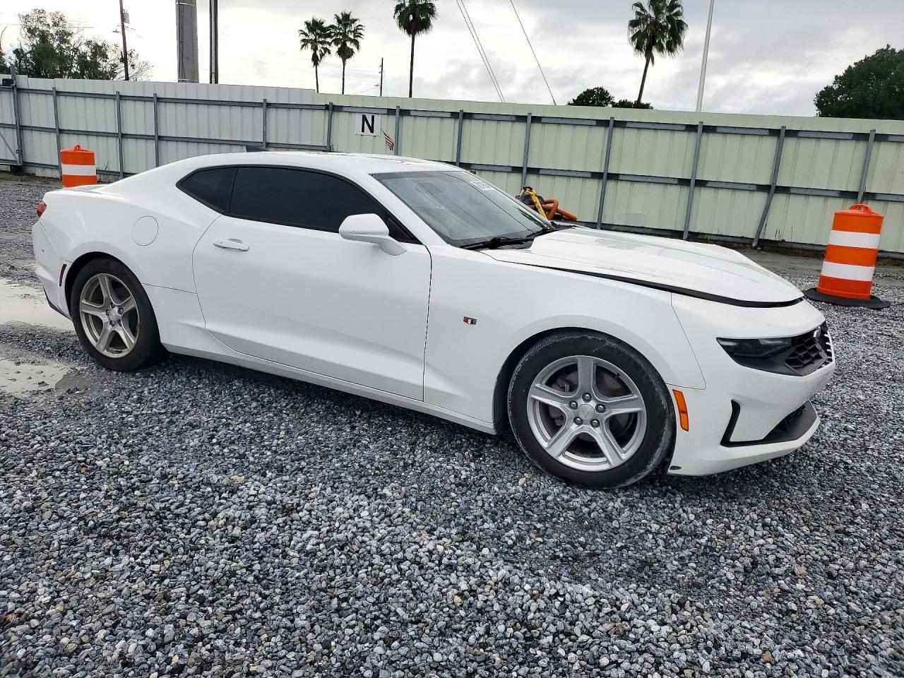 2021 Chevrolet Camaro Ls - zdjęcie 4