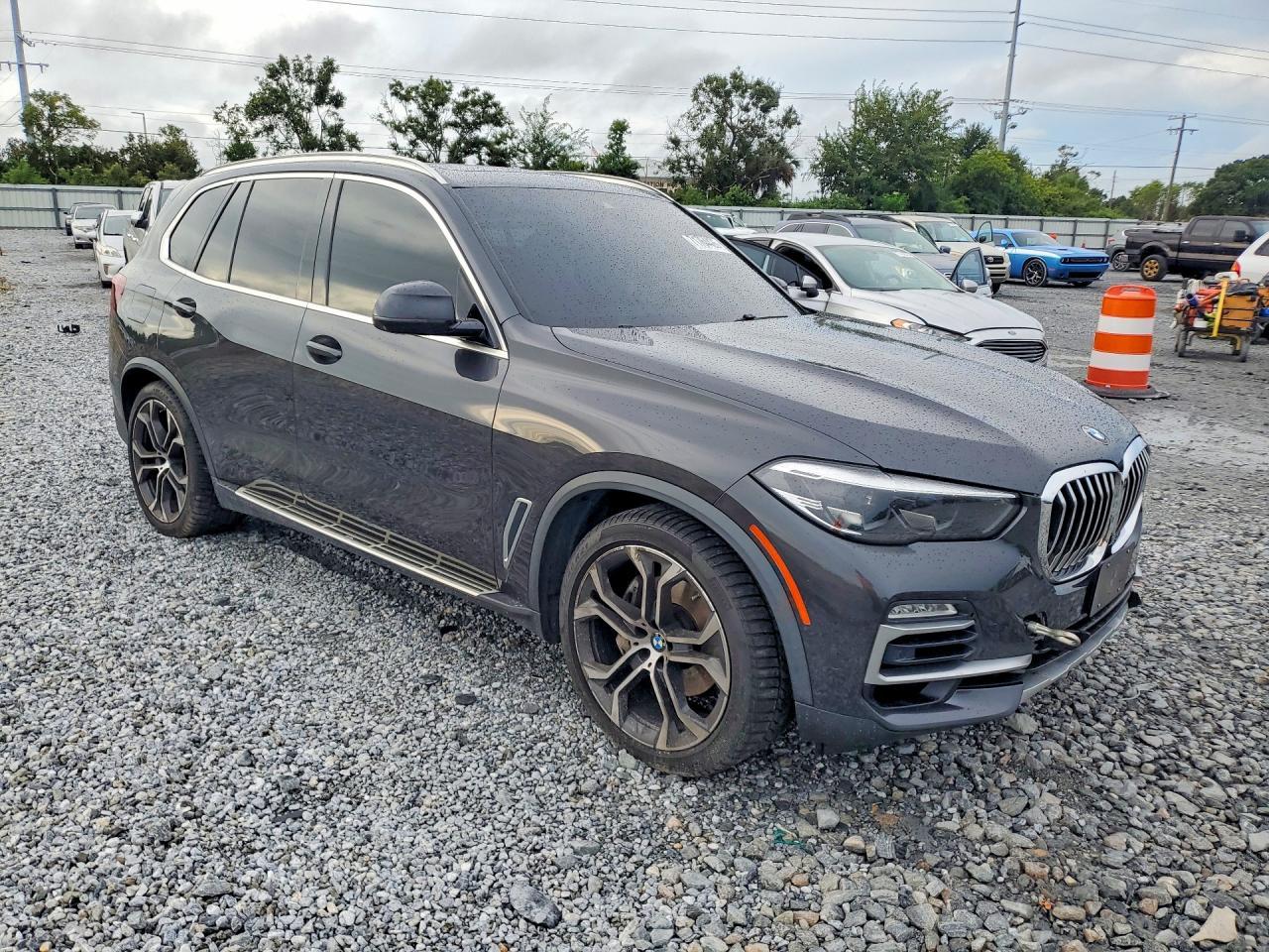 2021 BMW X5 xDrive40I - zdjęcie 4