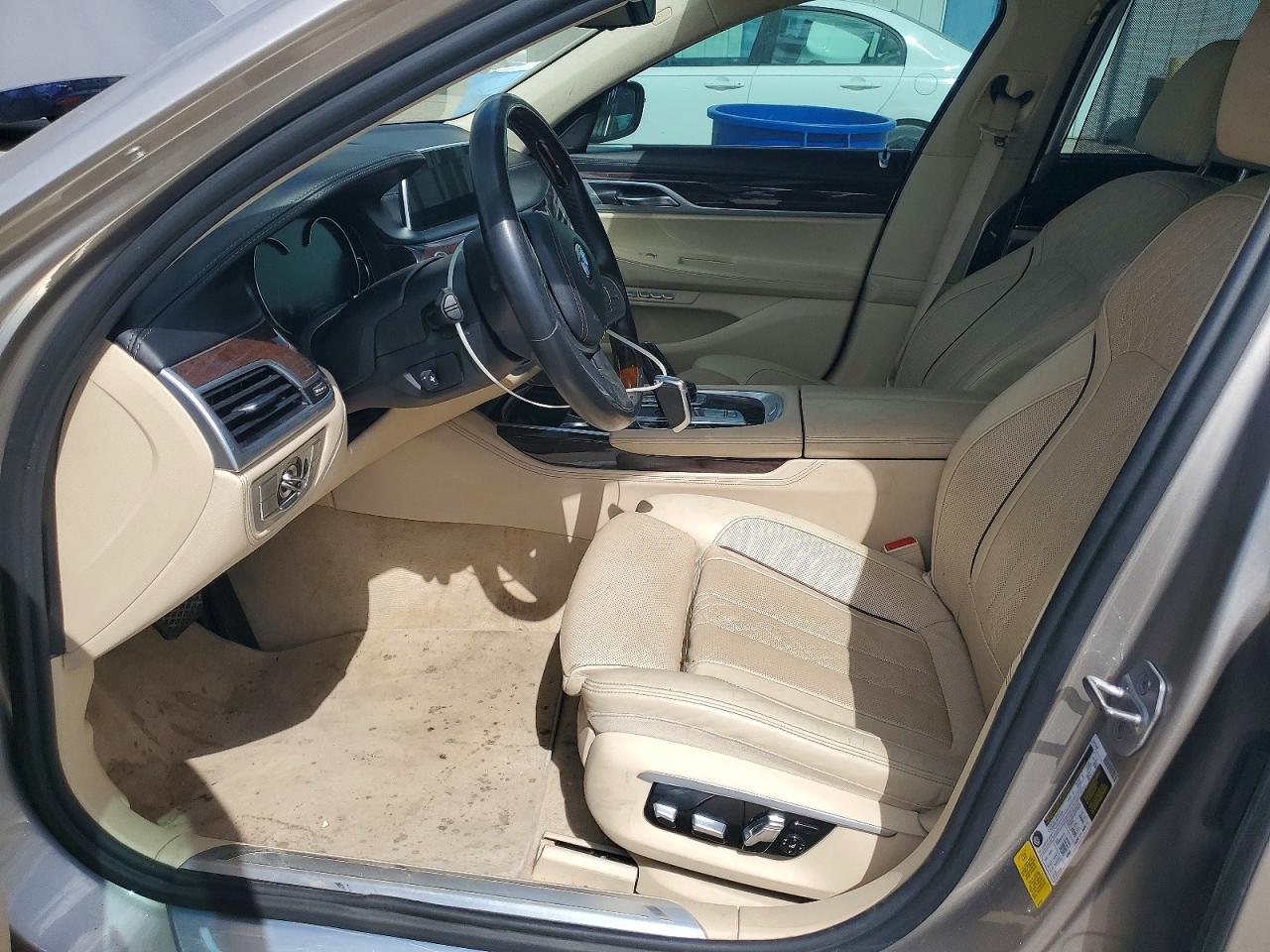 2017 BMW 740 I - zdjęcie 7