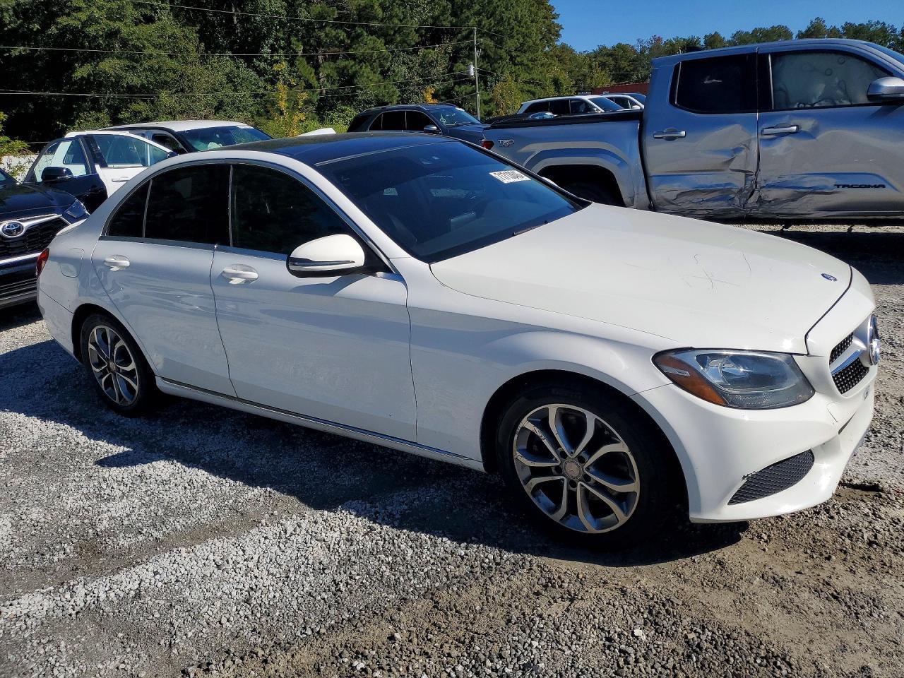 2016 Mercedes-Benz C 300 - zdjęcie 4