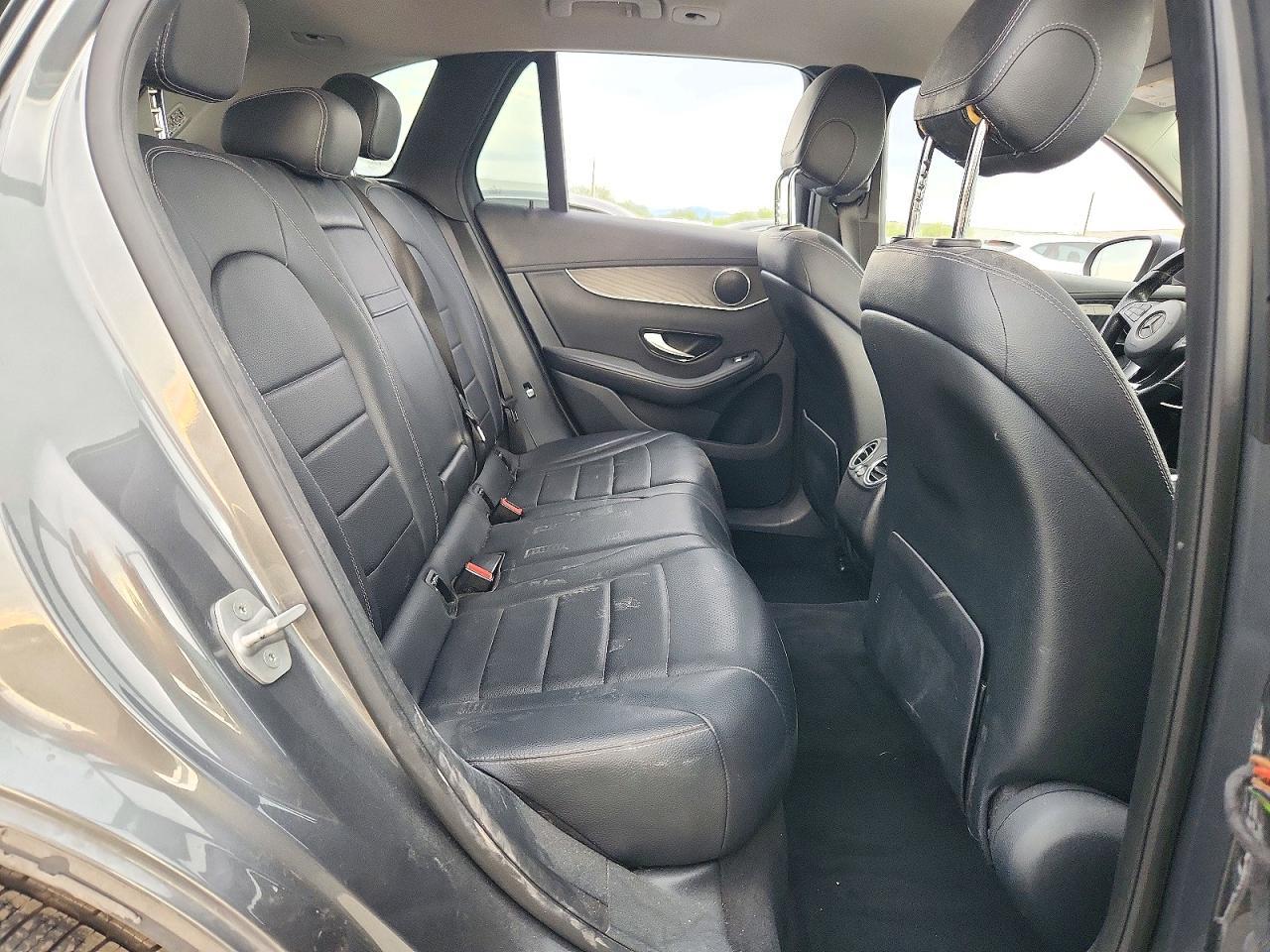 2016 Mercedes-Benz Glc 300 - zdjęcie 11
