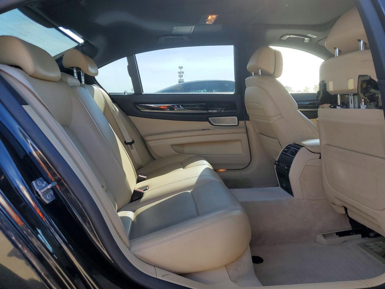 2013 BMW Seria 7 Alpina B7 - zdjęcie 10