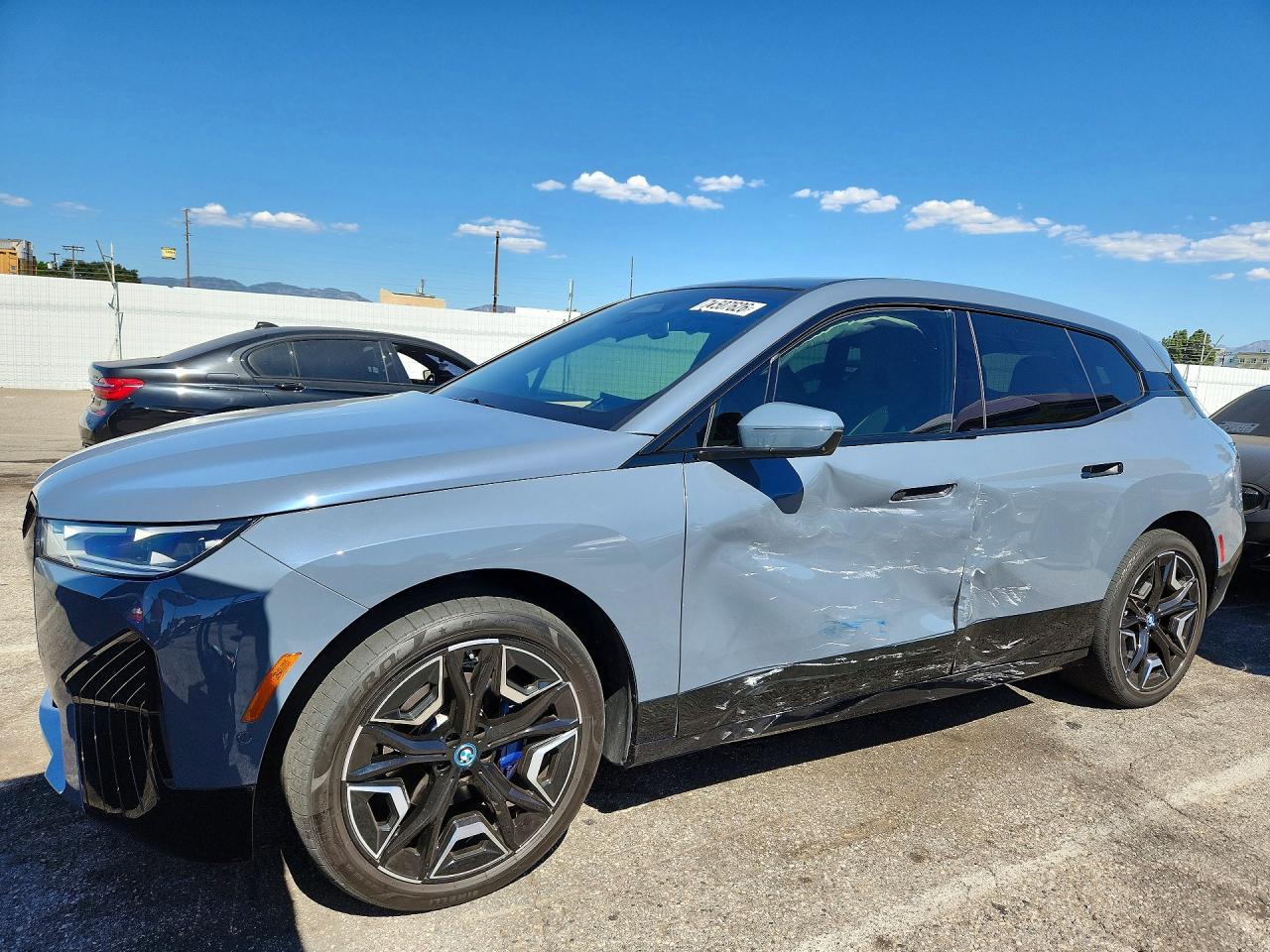 2024 BMW Ix xDrive50 - zdjęcie główne