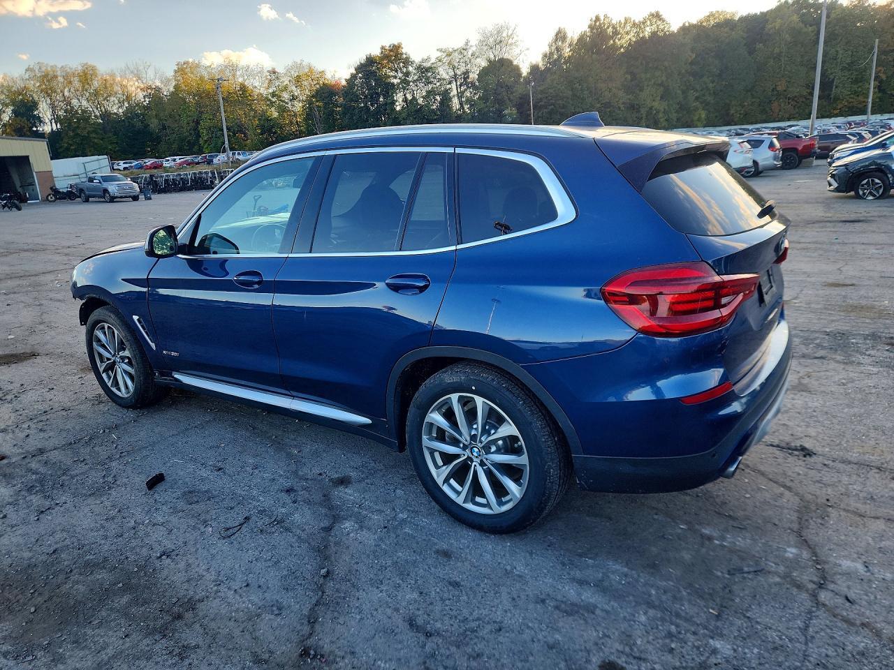 2018 BMW X3 xDrive30I - zdjęcie 2