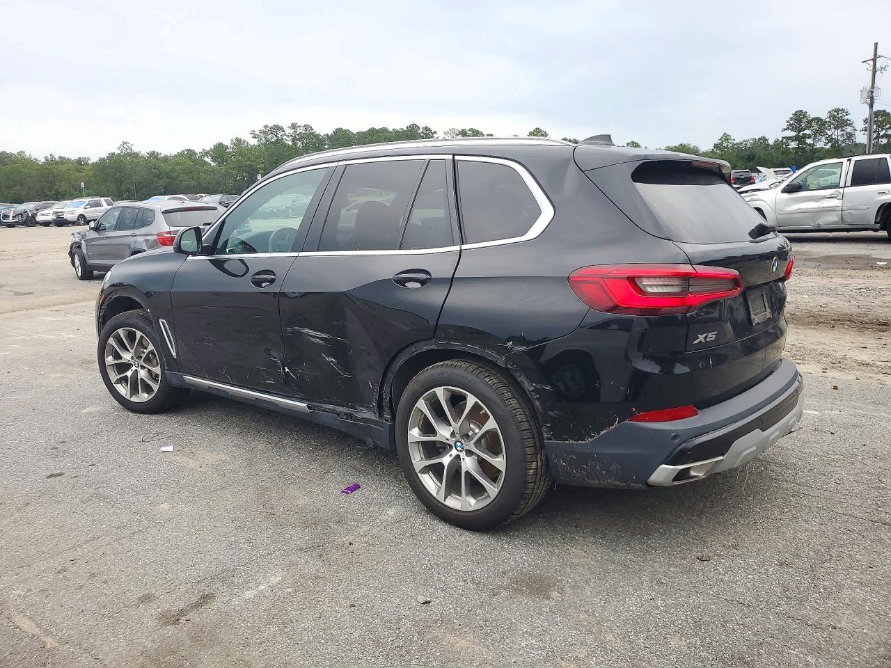 2019 BMW X5 xDrive40I - zdjęcie 2