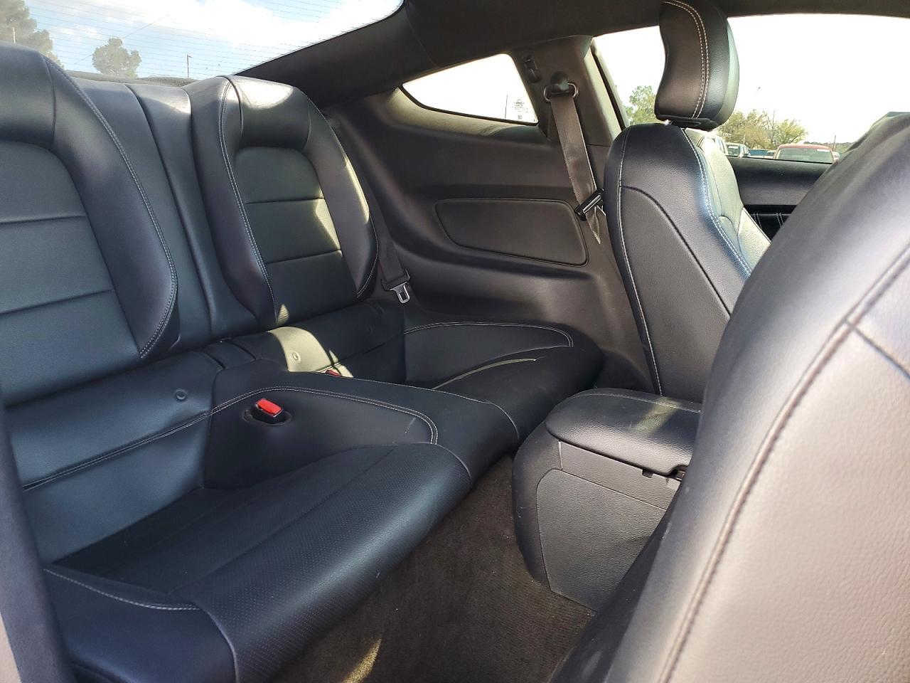 2016 Ford Mustang Base - zdjęcie 10