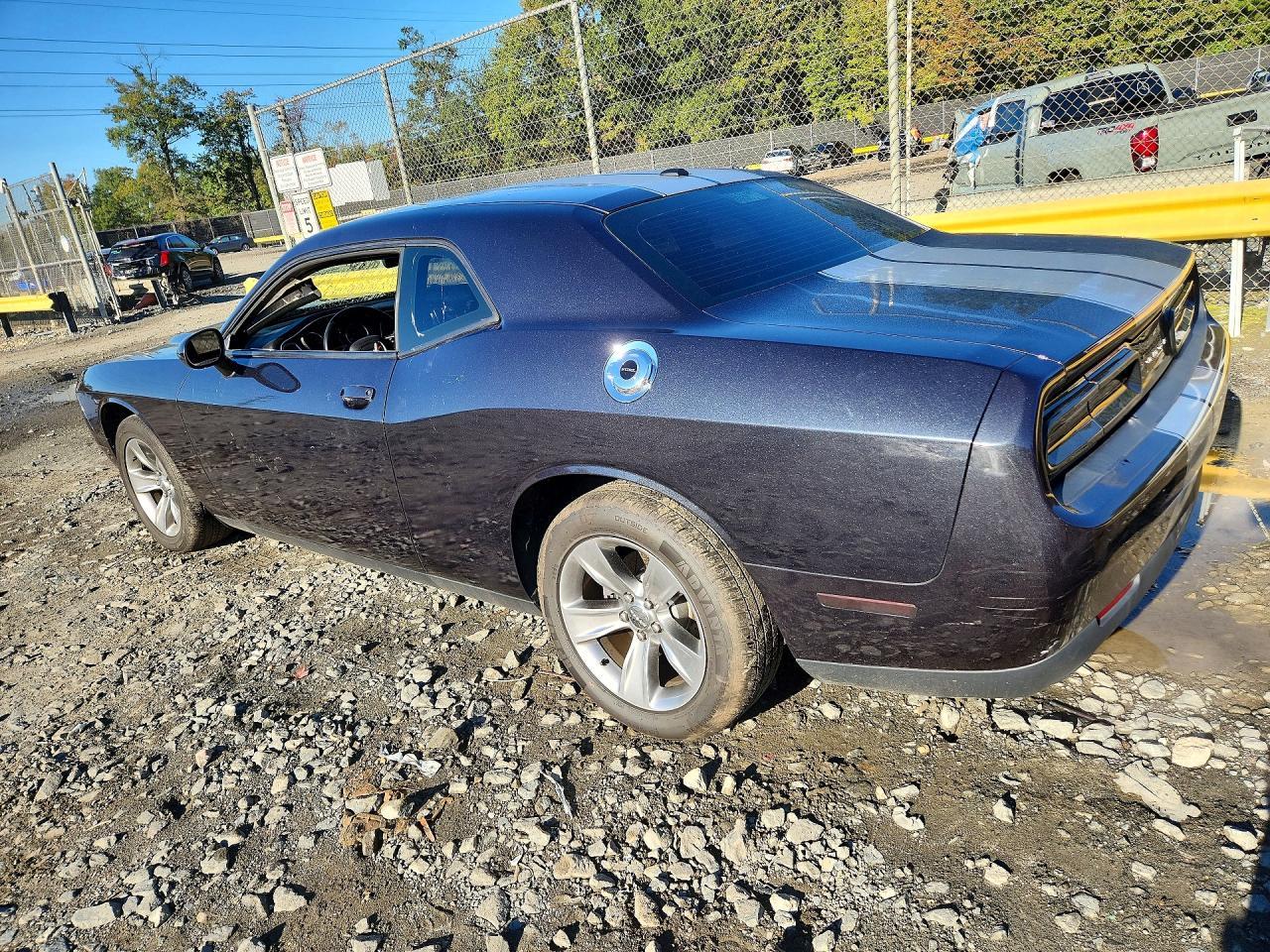 2016 Dodge Challenger Sxt - zdjęcie 2