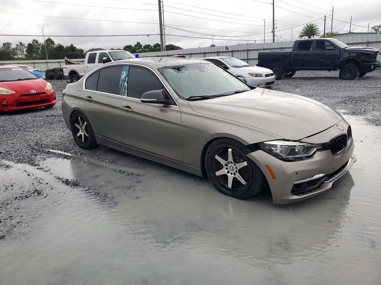 2017 BMW 330 I - zdjęcie 4