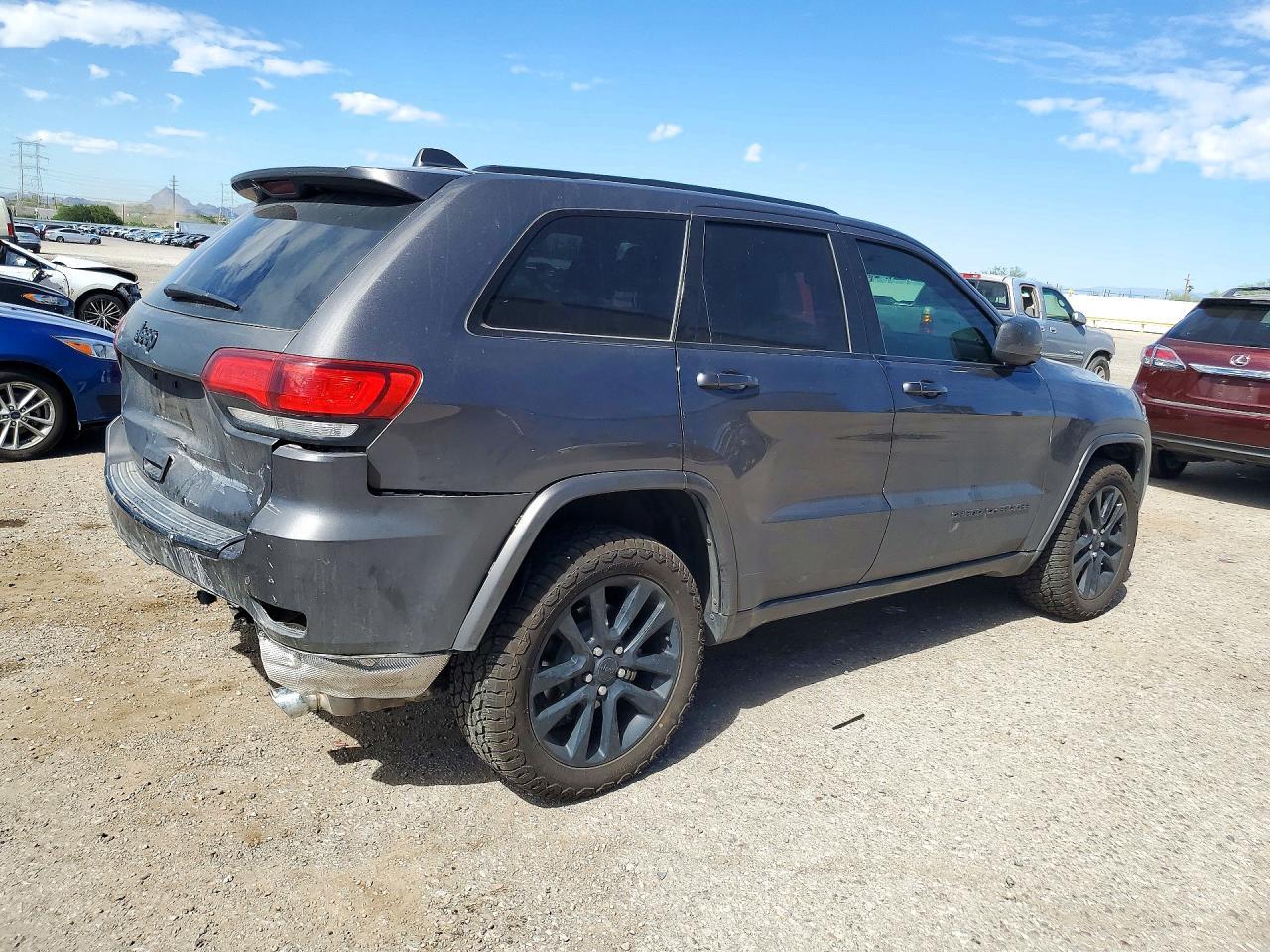 2017 Jeep Grand Cherokee Laredo - zdjęcie 3