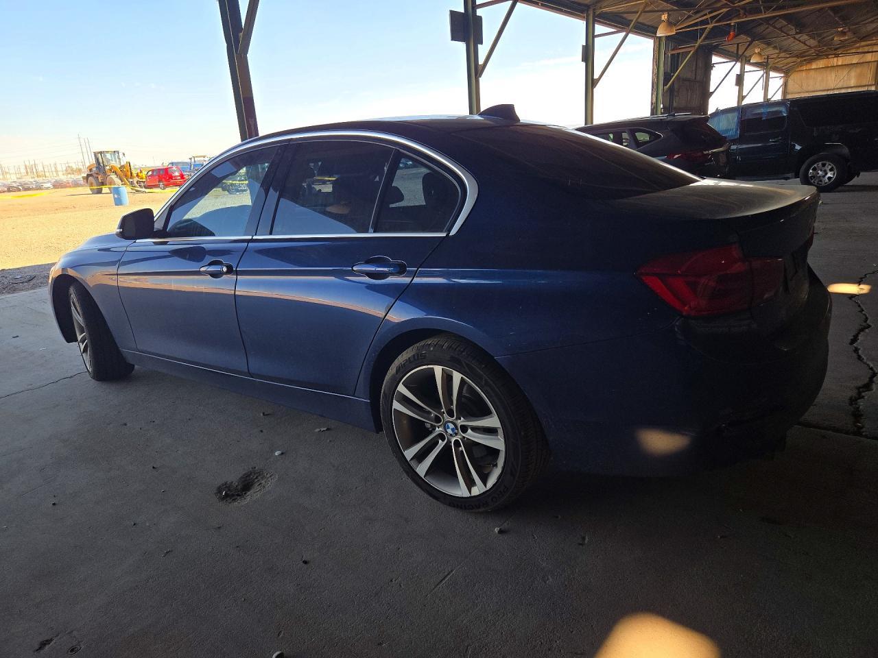 2017 BMW 330 I - zdjęcie 2