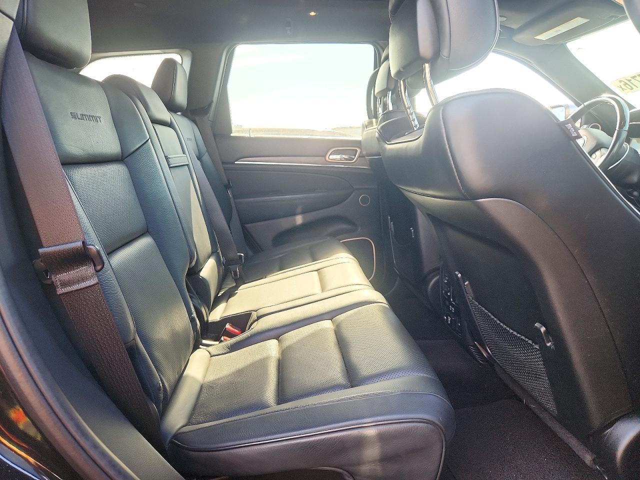 2016 Jeep Grand Cherokee Summit - zdjęcie 10
