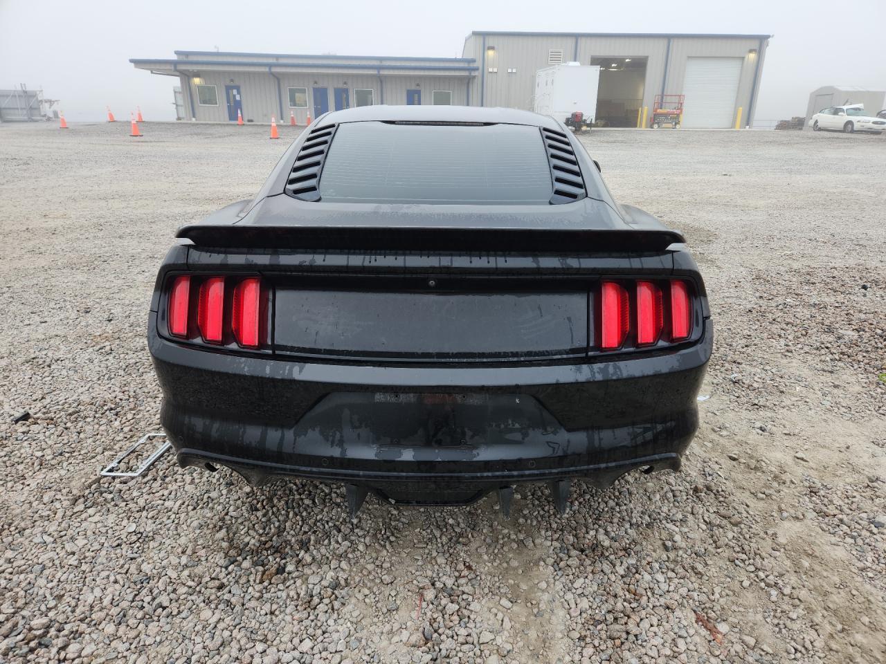2016 Ford Mustang - zdjęcie 6