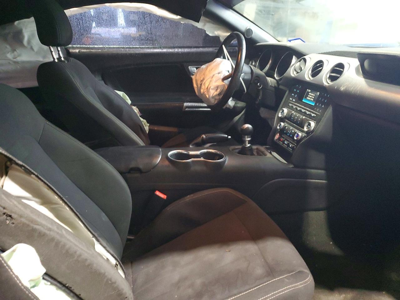 2018 Ford Mustang - zdjęcie 7